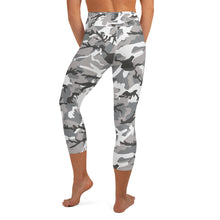Load image into Gallery viewer, Grey Camouflage Yoga Capri Leggings