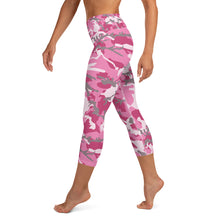 Load image into Gallery viewer, Pink Camouflage Yoga Capri Leggings