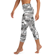 Load image into Gallery viewer, Grey Camouflage Yoga Capri Leggings