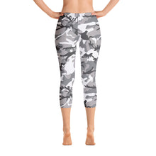 Load image into Gallery viewer, Grey Camouflage Capri Leggings